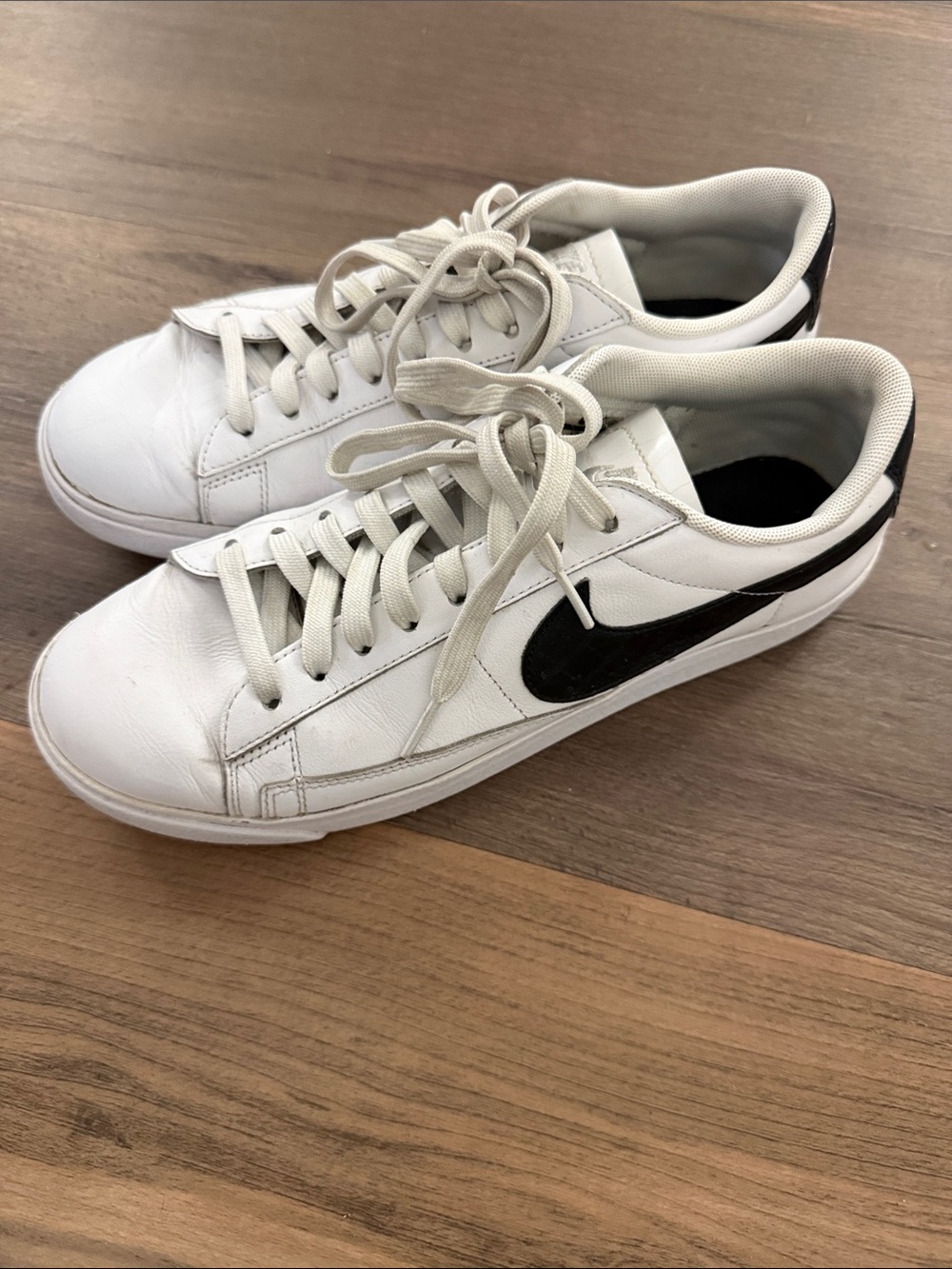 Nike Blazer Low-Top Sneakers size 9